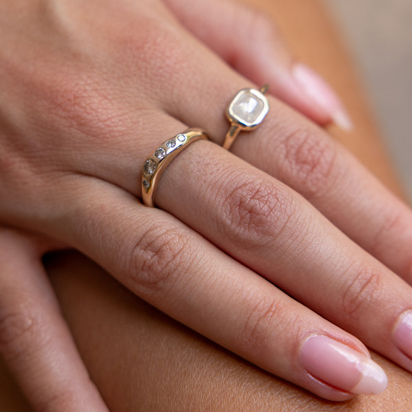 Eros Champagne Diamond Band