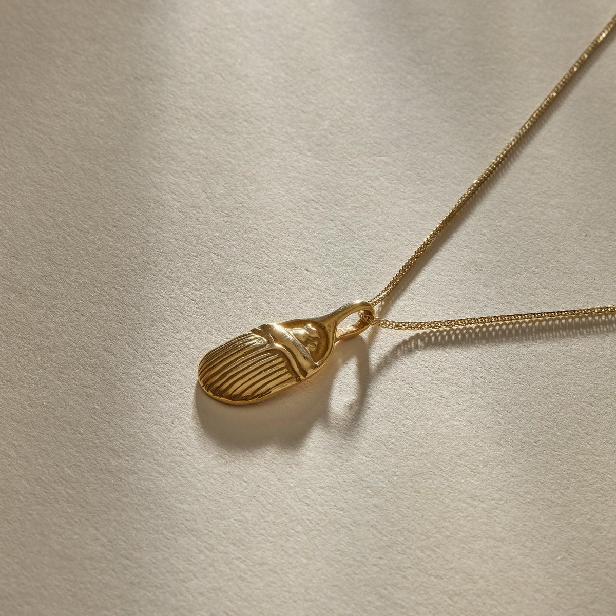 Scarab Amulet Necklace | Gold
