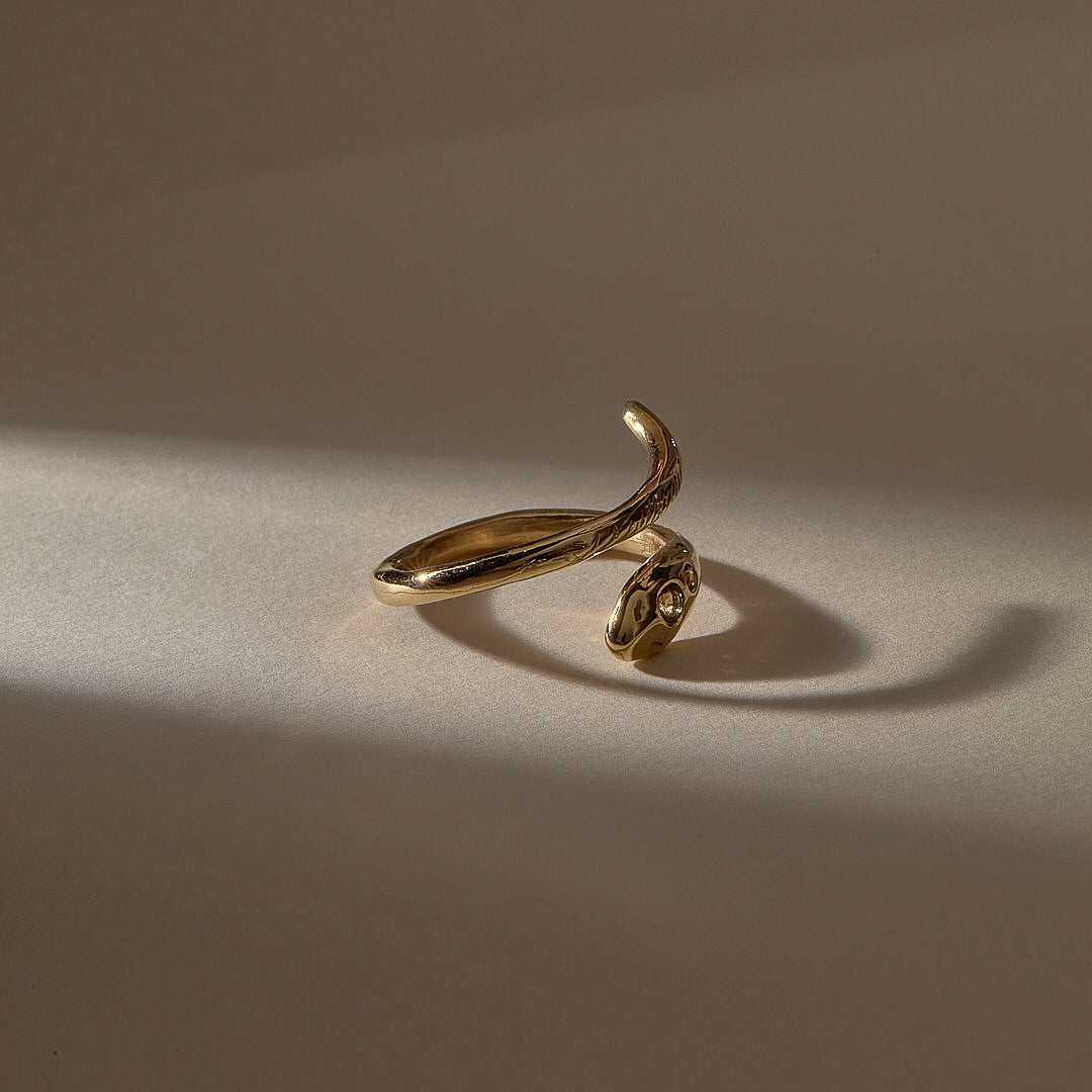 Stoned Serpent Ring | Gold