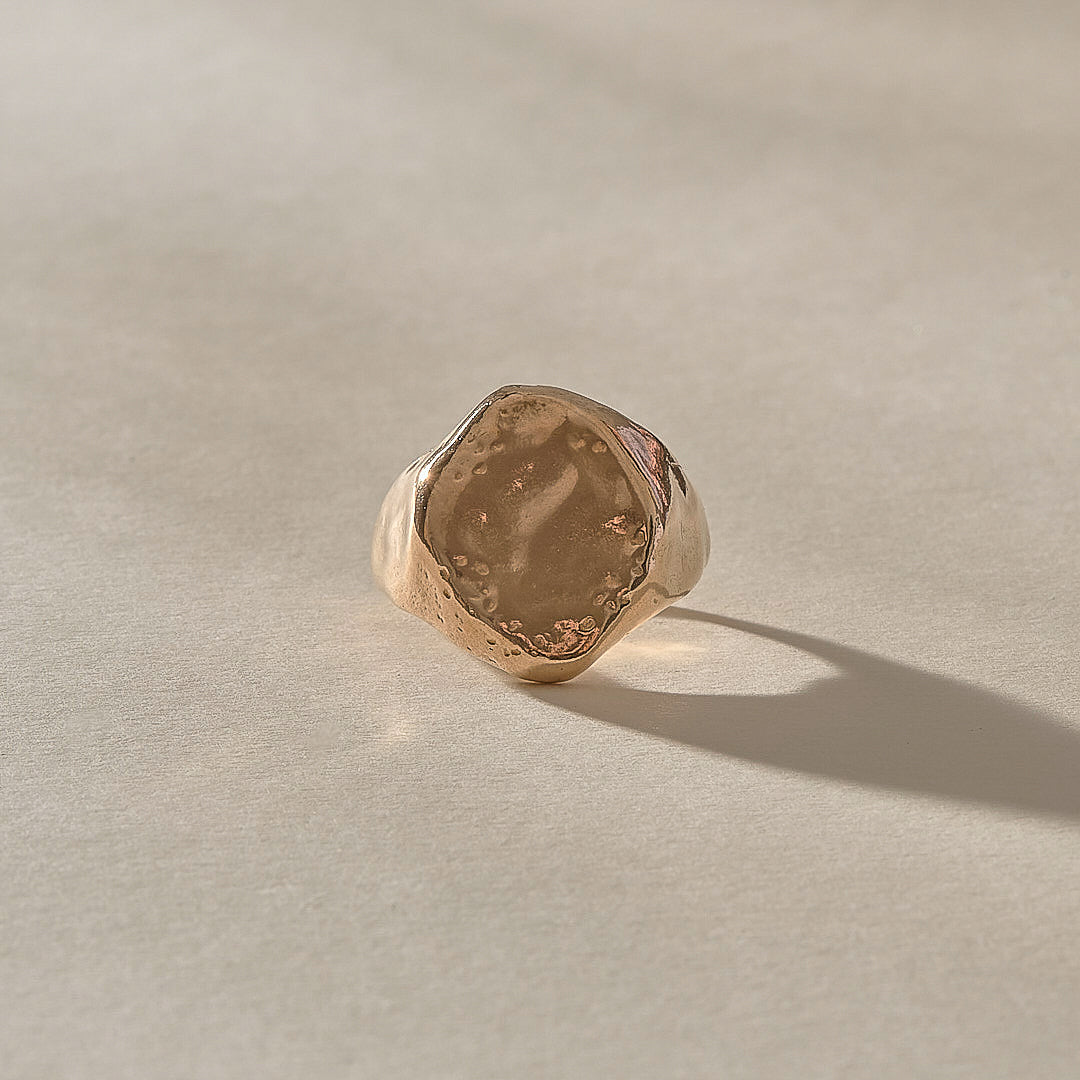 Heritage Signet Ring | Bronze