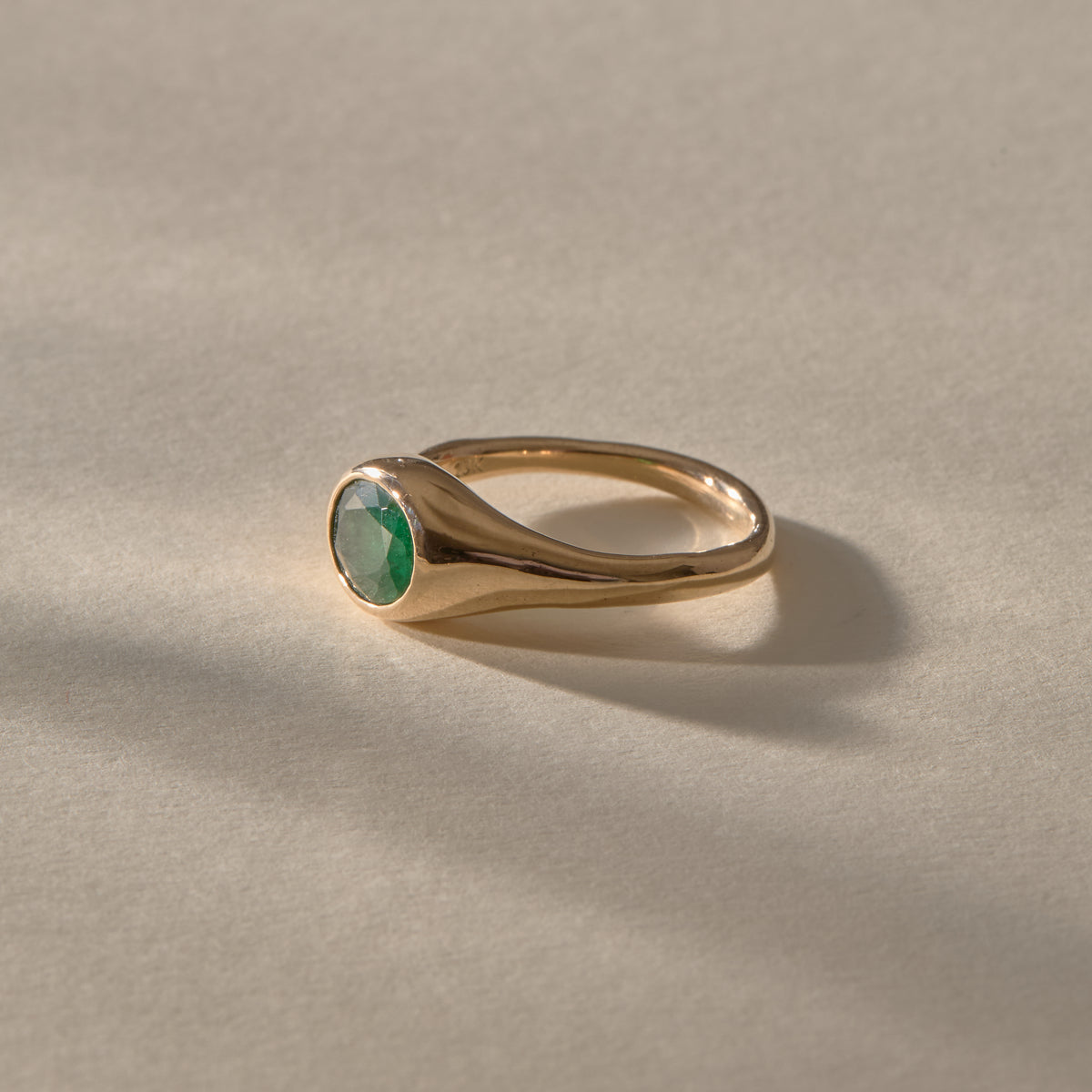 Fura Emerald Smooth Signet Ring | OOAK