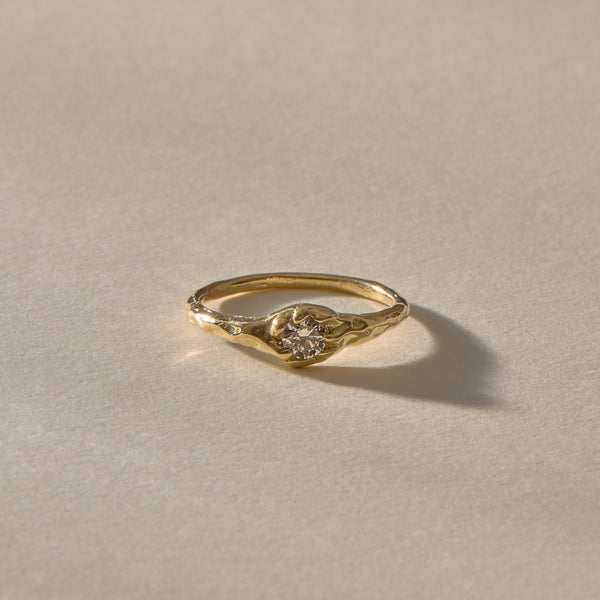 The Ama Diamond Ring | Gold