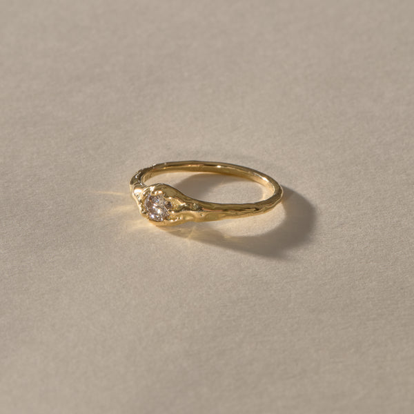 The Ama Diamond Ring | Gold