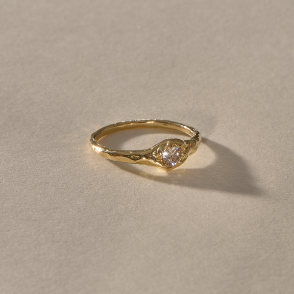 The Ama Diamond Ring | Gold