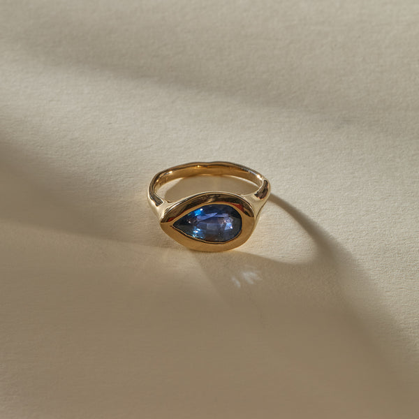 Umba Sapphire Signet Ring | OOAK