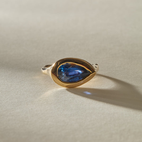 Umba Sapphire Signet Ring | OOAK