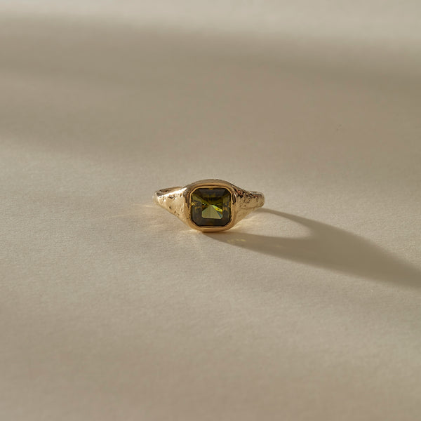 Green Tourmaline Signet l | Gold | OOAK