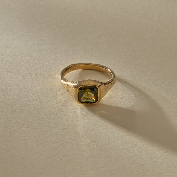 Green Tourmaline Signet l | Gold | OOAK