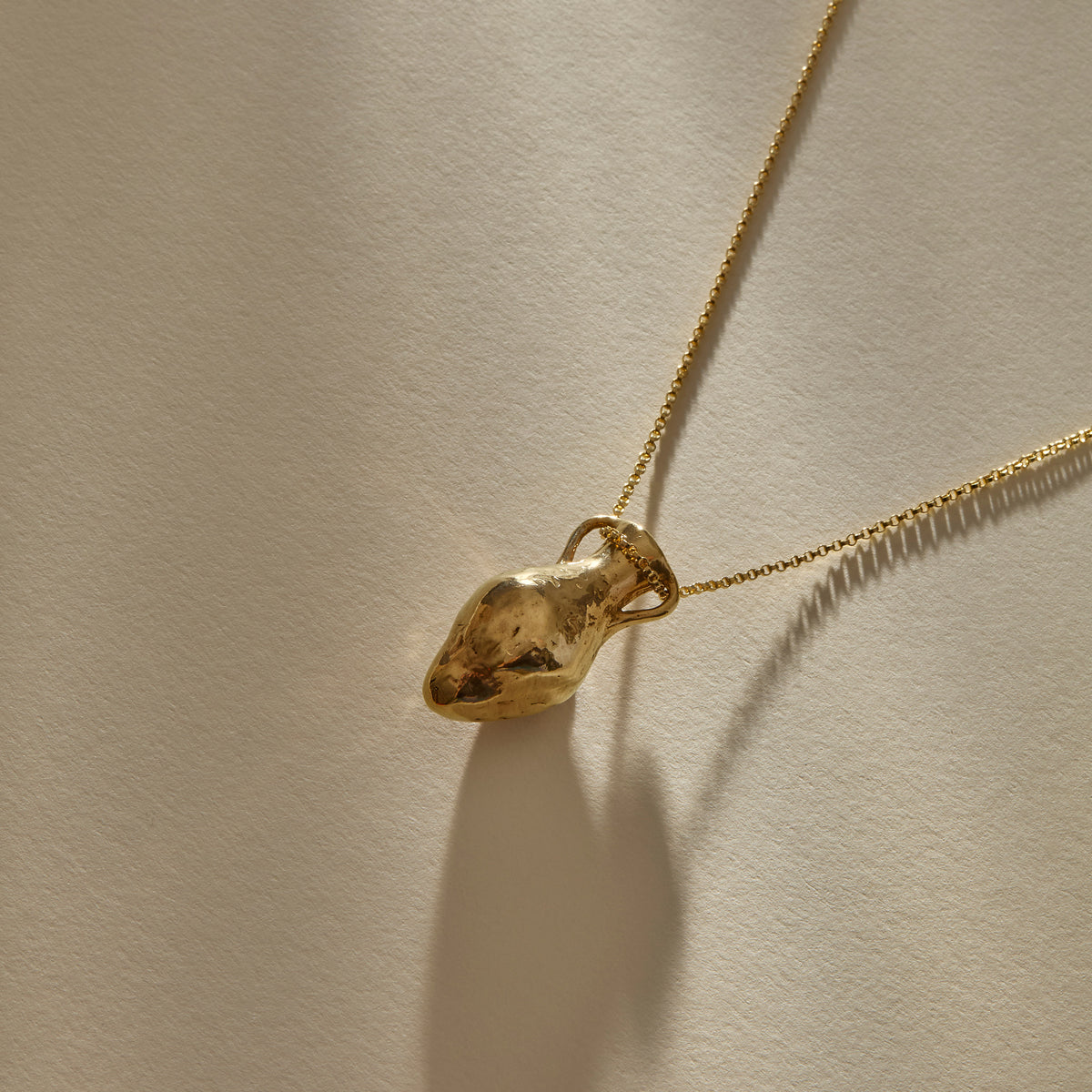 Amphora Necklace | Gold