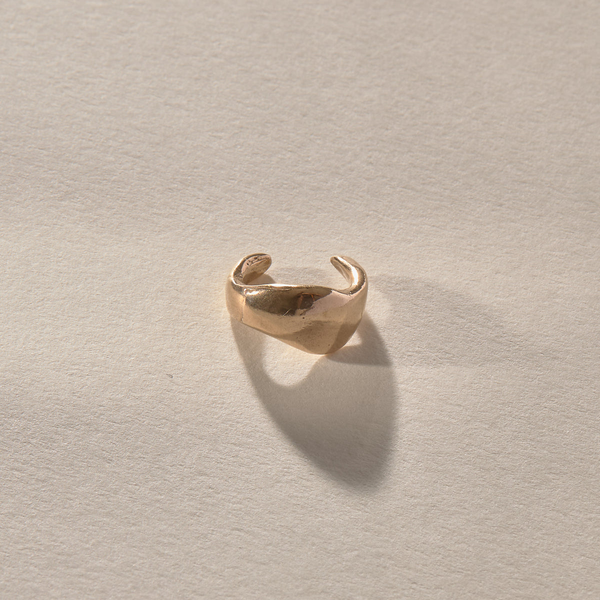 Inanna Ear Cuff | Bronze