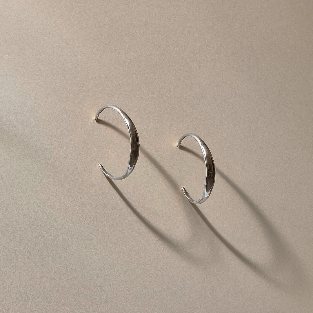 La Mer Hoops | Silver