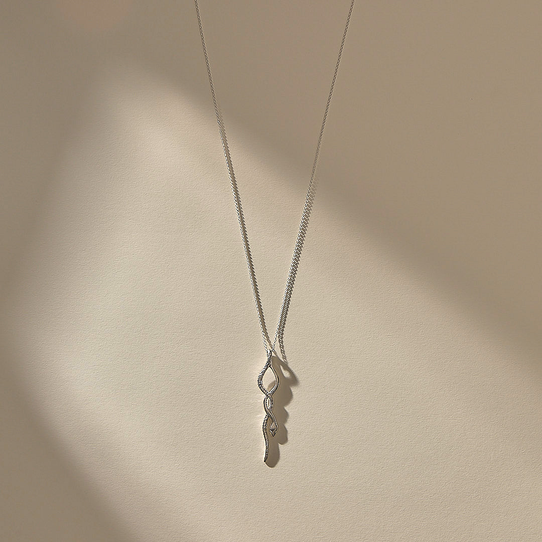 Serpent Amulet Necklace | Silver
