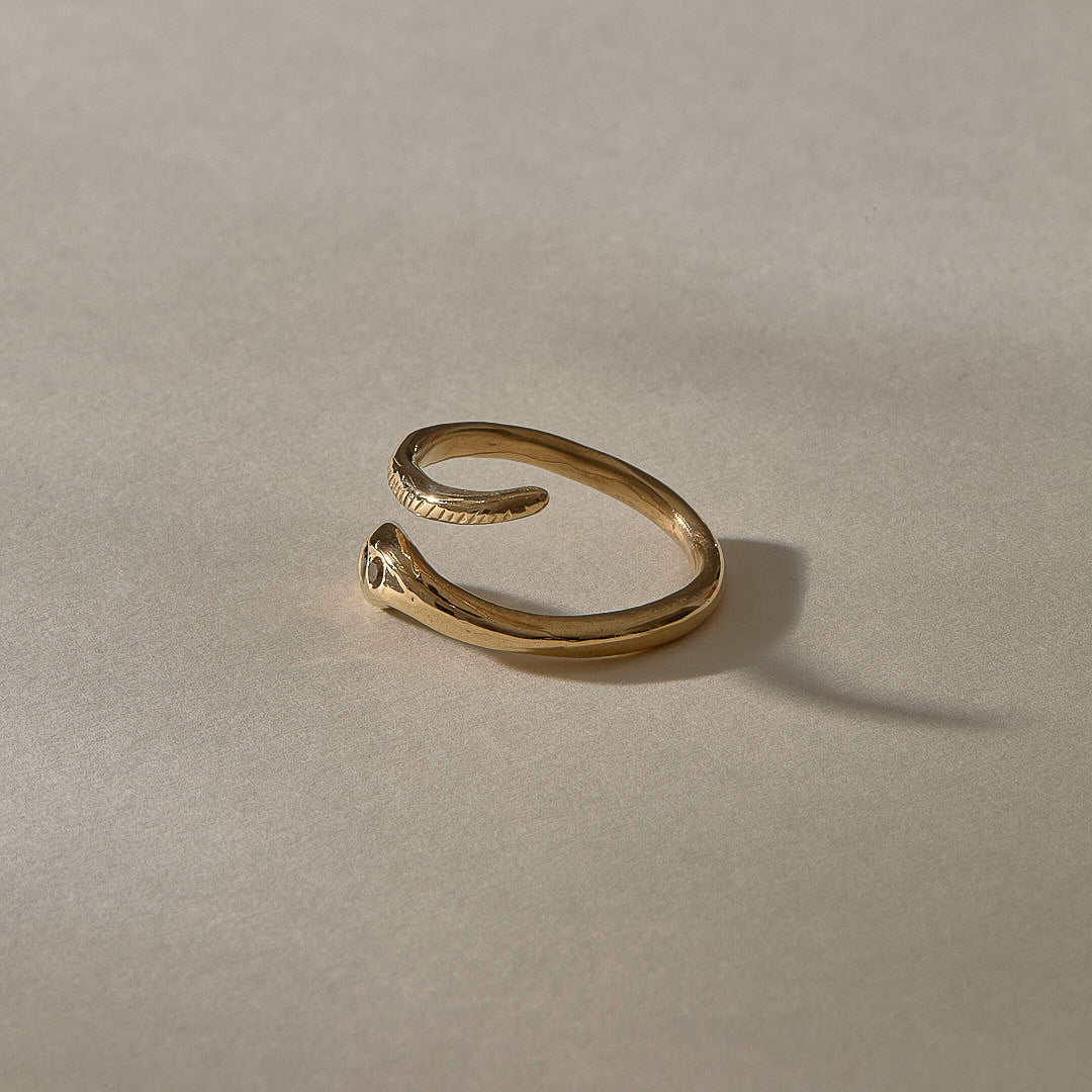 Stoned Serpent Ring | Gold