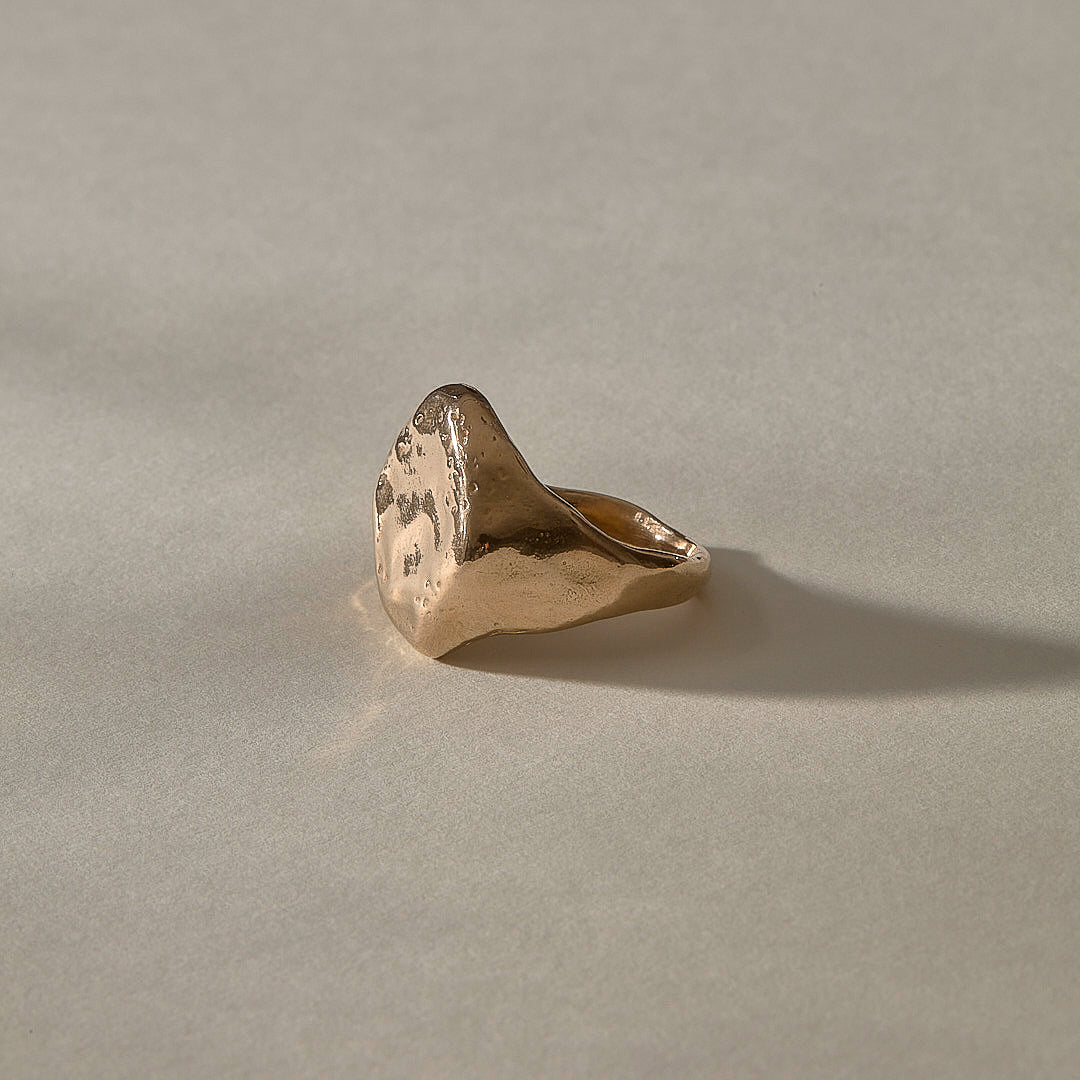 Heritage Signet Ring | Bronze