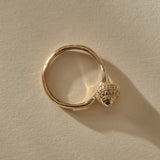 Maré Ring in solid recycled gold, view from above of the band cast from a real seashell